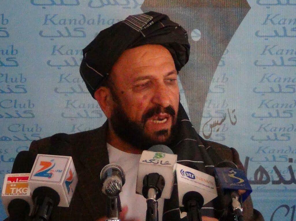 د کندهار د ولایتي شورا رییس یوه خبریال ته د شوي سپکاوي له امله بخښنه وغوښته