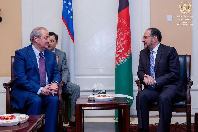 Afghan, Uzbek foreign ministers  ink 5 MoUs