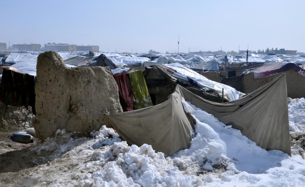 In harsh winter, Kabul’s tent dwellers struggle to survive