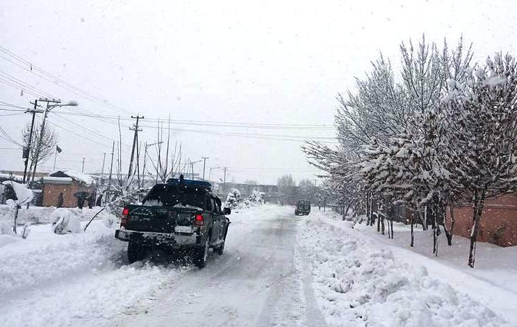 Public reps stranded as snowfall continues in Ghazni