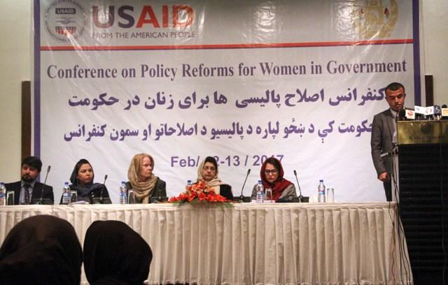 “٢٢ درصد کارکنان دولت را زنان تشکيل مى دهند”