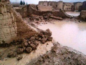 سيلاب ها در فراه خسارات هنگفت مالى وارد کرده است