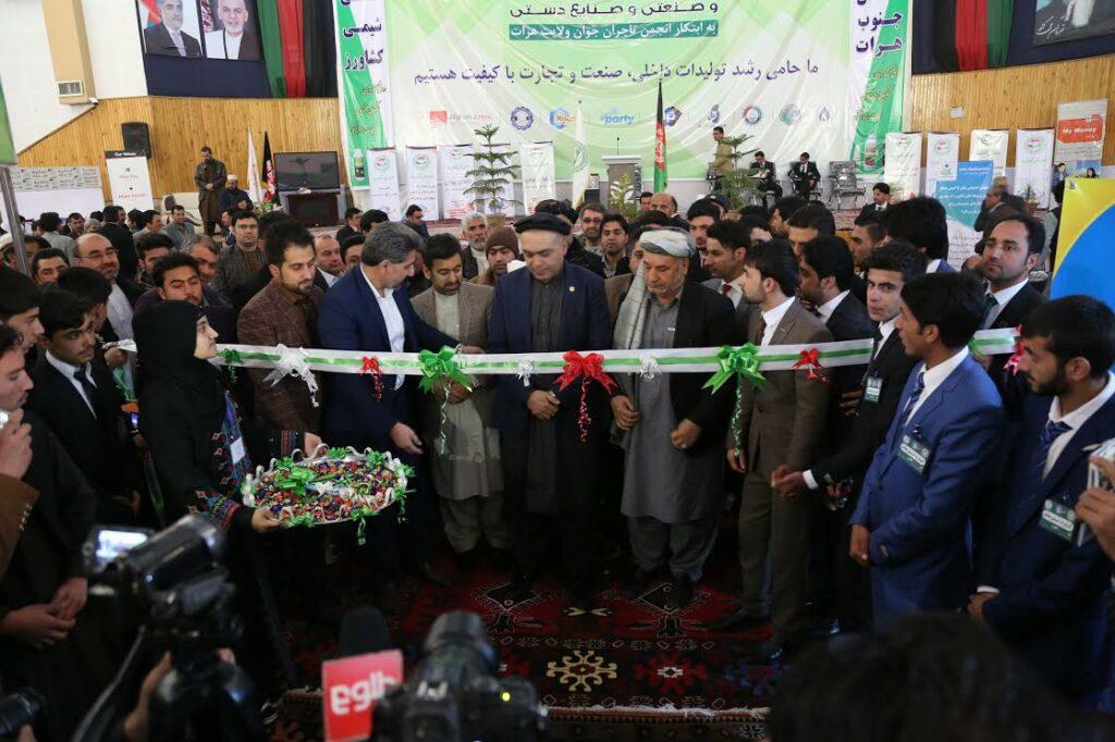 نمایشگاه تولیدات داخلی و خارجی در هرات گشایش یافت