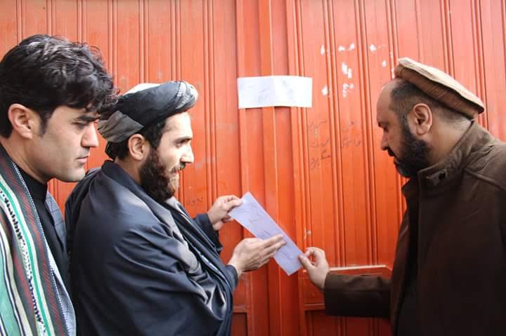 دروازه شورای ولایتی بغلان در اعتراض به کشته شدن یک عضو این شورا مسدود شد