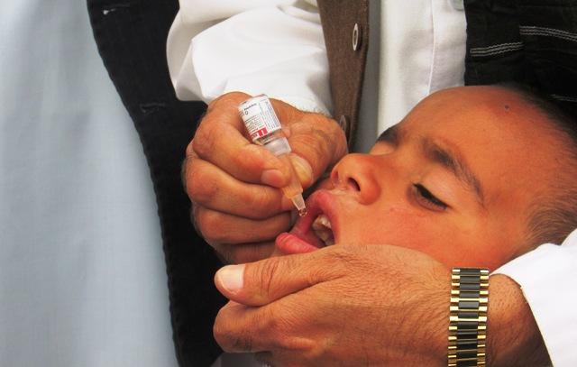 اطفال مناطق زياد در غزنى از واکسين محروم شده اند