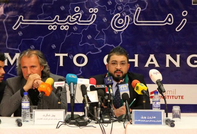 پیتر شگرت: حلقات خاصی مانع پیشرفت فوتبال افغانستان می شوند