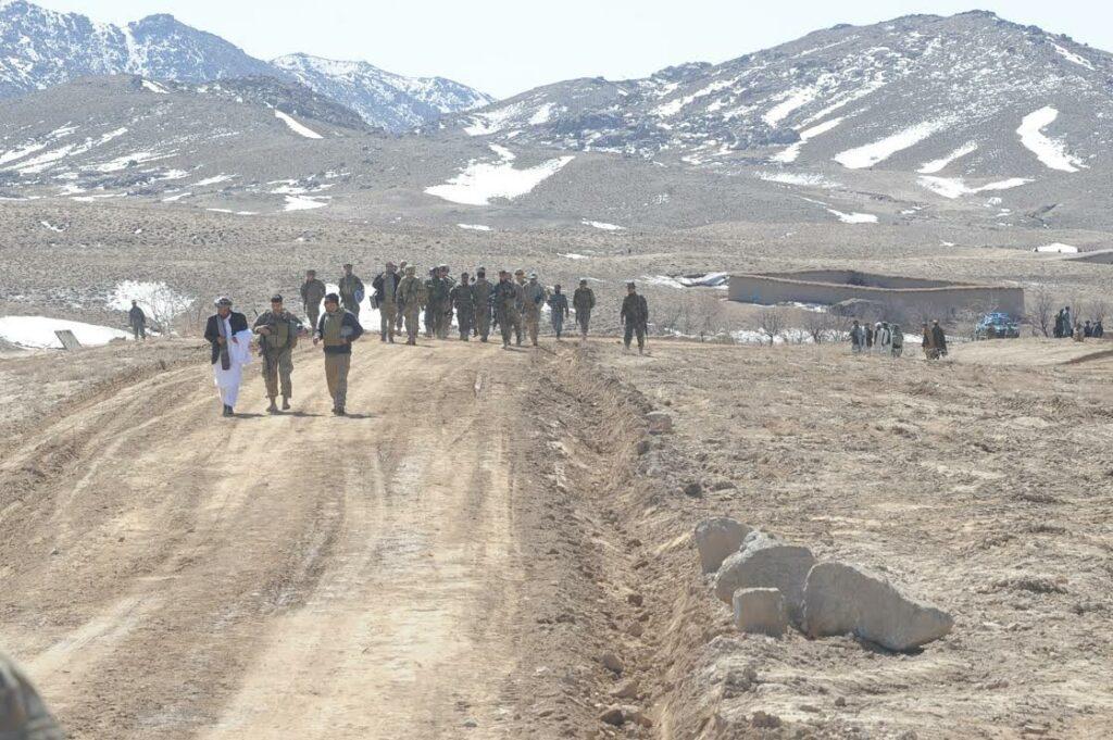 چارواکي: وسله وال مو له میانشین ولسوالۍ پر شا کړي