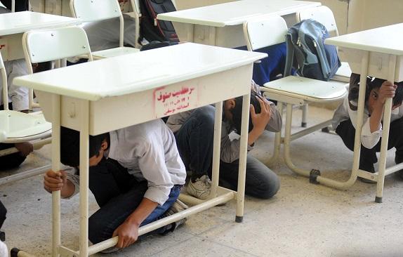 مانور نمایشی کاهش خطرات زلزله در لیسه غازی شهر کابل انجام شد