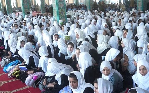 Balkh schoolchildren used to colorize political events