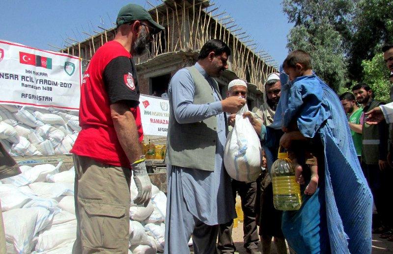 Turkiye provides food, medicines, blankets to Herat quake victims