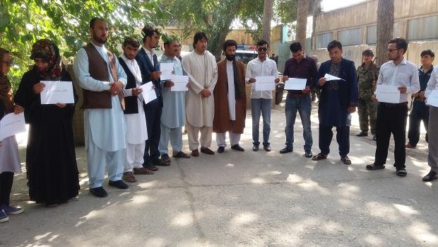 د بلخ خلکو د هېواد د وروستیو نا امنیو په غبرګون کې ناسته وکړه