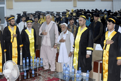 د کندهار له عالي دارالمعلمین څخه ۴۰۶ تنه فارغ شول