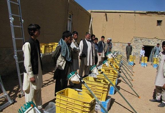 Hundreds of Bamyan farmers receive agriculture tools