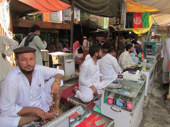 Jalalabad moneychangers say received life threats