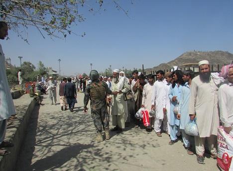 Pakistani border forces torment Afghan travelers at Torkham