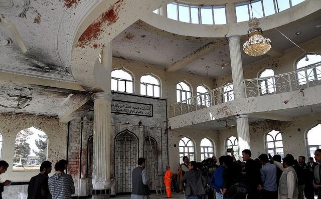 Kunduz mosque bombing leaves scores of worshipers killed, injured
