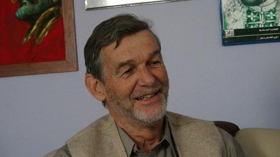 رابرټ سيمپسن : افغانان جنګ خوښوونکي نه،بلکې ډېر مينه ناک دي