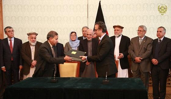 قراردادهای تمديد لين برق شبرغان- دشت الوان و شبرغان- اندخوی امضا شد