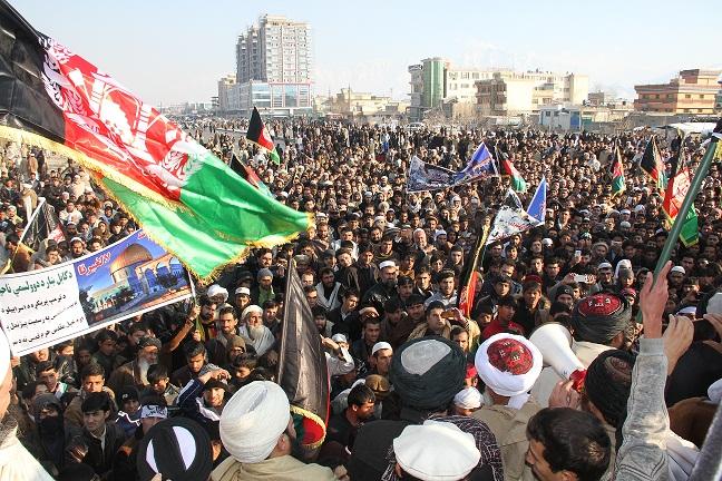 هزاران تن در کابل و پروان در اعتراض به تصمیم اخیر رئیس جمهور امریکا اعتراض کردند