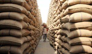 Afghan trucks in Wagah to lift Indian-donated wheat