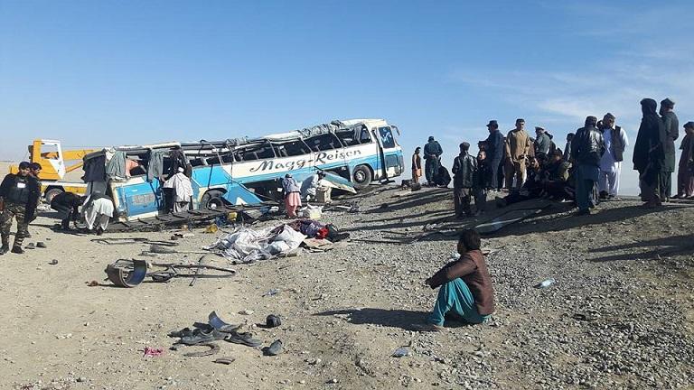2 killed, 21 injured as bus overturns in Kandahar