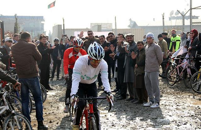 Athletes riding bicycles from Kabul to Mazar