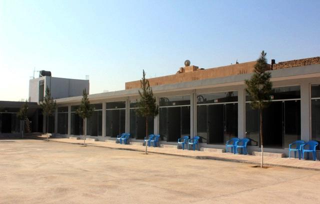 شاروال :دست فروشان در شهر شبرغان در مارکيت ها جابجا مى شوند