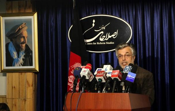 قانونی: اگر حکومت به اعتراض ها بی توجه باشد، کشور با بحران مواجه می شود