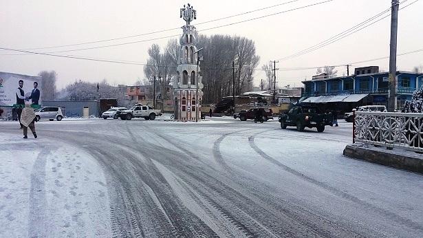 Roads in 6 districts of Ghor blocked by heavy snowfall