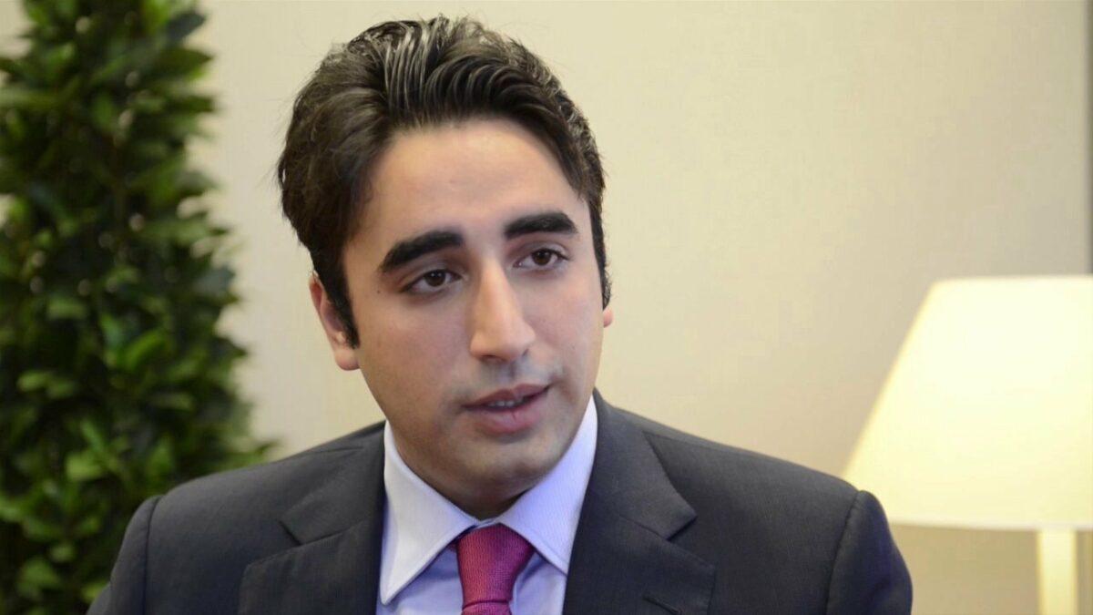 Pakistan FM warns against isolating Afghan govt