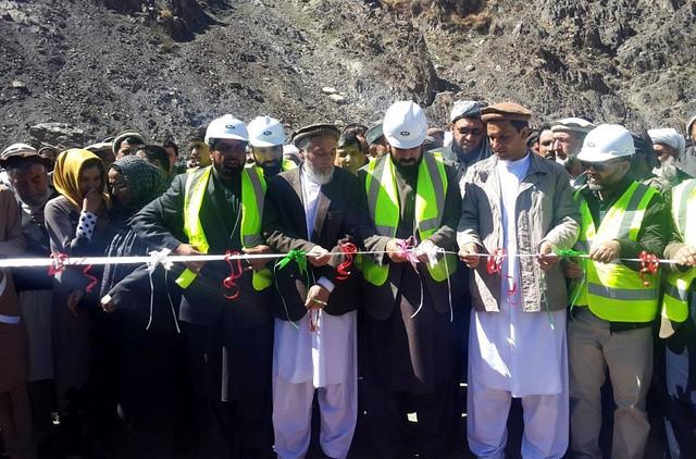Officials inaugurate project of road construction