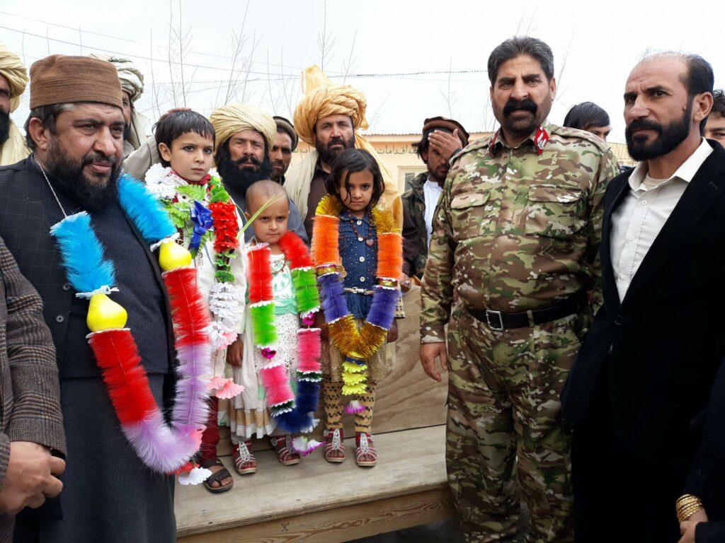 درې تښتول شوي ماشومان خپلې کورنۍ ته وسپارل شول