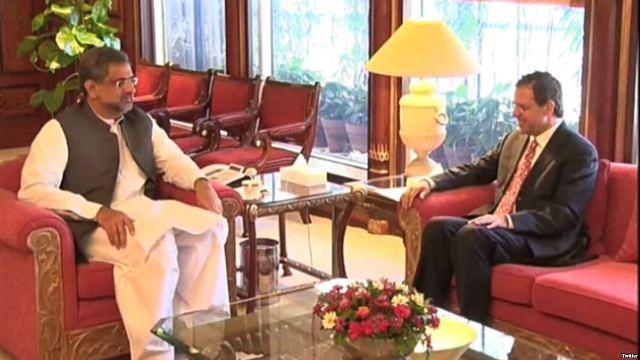 Zakhelwal discuss peace, bilateral ties with Abbasi