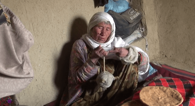 زنى که دو صد نظامى از او فرمان مى بردند اکنون محتاج به ديگران است