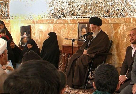 Khamenei praises Afghans martyred in Syria, Iraq
