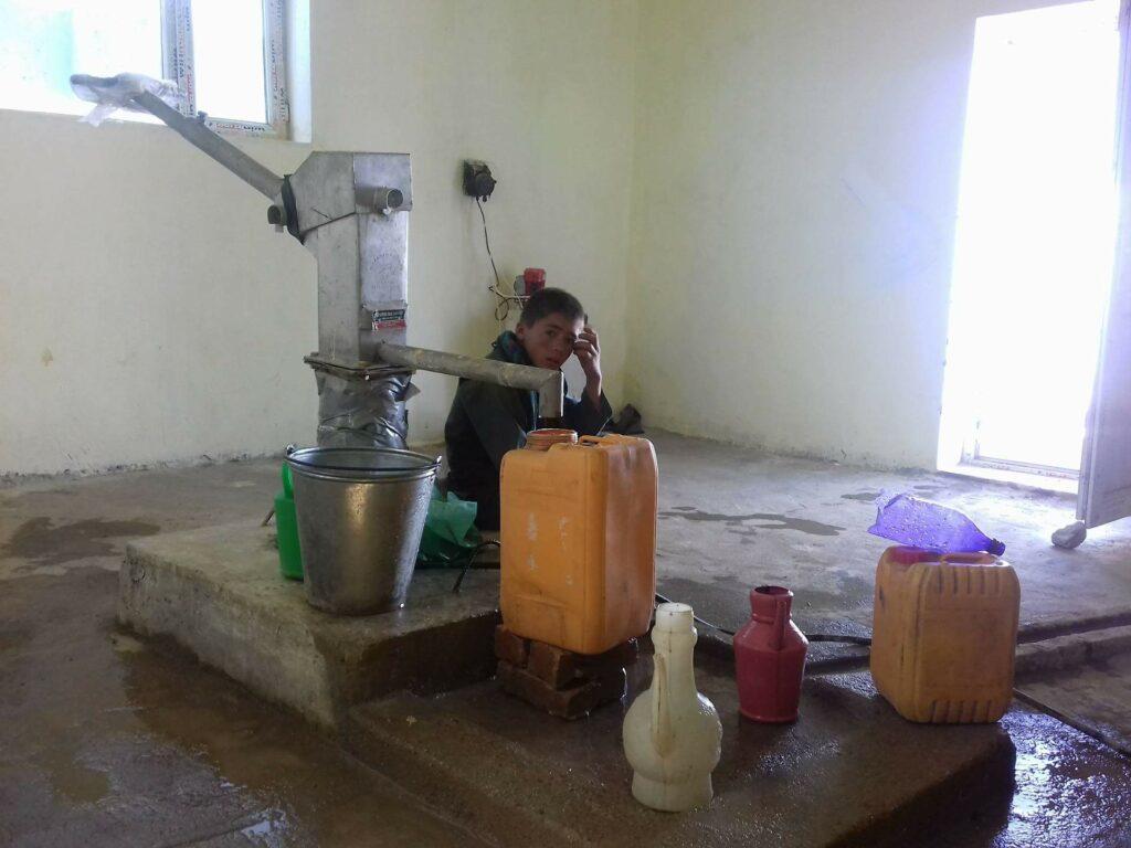 کمبود آب آشاميدنی صحى زندگی باشندگان شهرک مهاجرين دايکندی را تهديد می کند