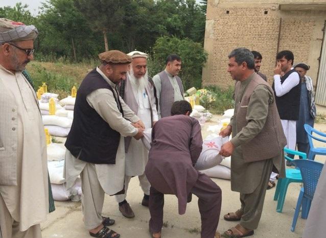 Above 800 IDPs get food aid in Kunduz