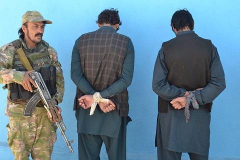 دو پولیس به اتهام همکاری با طالبان بازداشت شدند