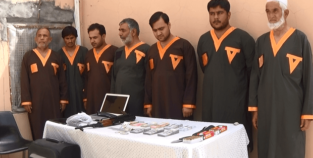 د پکتيکا د ګمرک رييس: رشوت نه، بلکې شېريني مې اخيستې