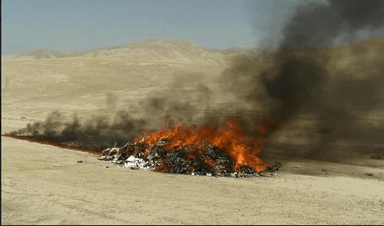 پلخمري کې سلګونه کيلوګرامه تاريخ تېر درمل او خوراکي توکي وسوځول شول