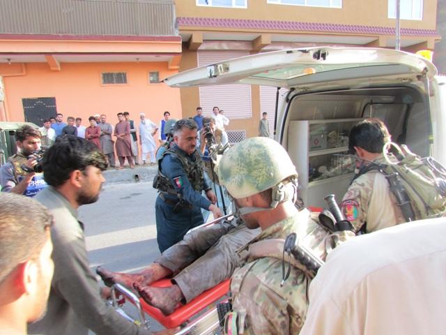 در حمله بر مرکز قابله گی در جلال آباد سه تن کشته و ۸ تن مجروح شدند