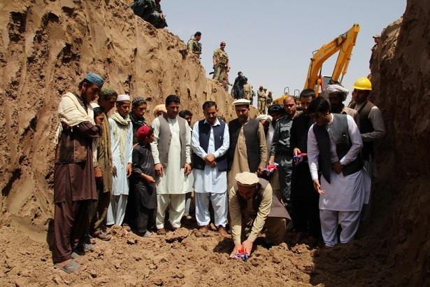 په مټاخان ولسوالۍ کې د یو کانال د جوړېدو چارې پیل شوې