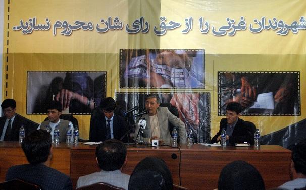 Govt plans to hand Ghazni over to Taliban: Activists