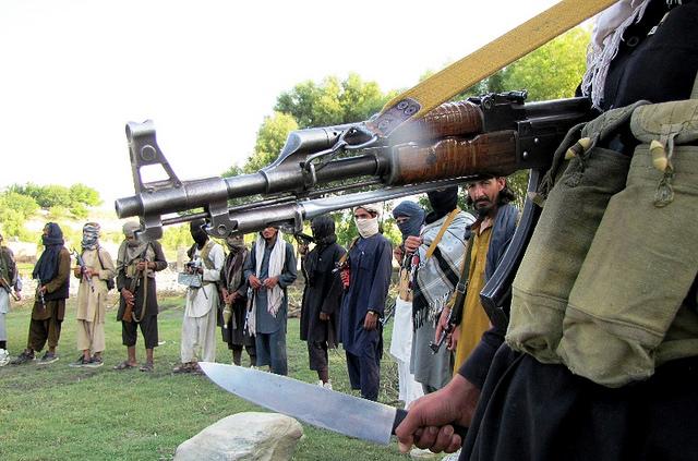 Taliban, Daesh clash