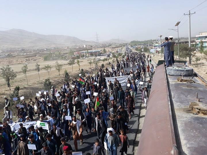 Maidan Wardak residents close Kabul-Ghazni highway