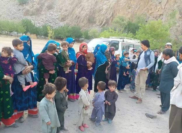 حدود ٣٠٠ خانواده از غزنی به ولسوالی میرامور دایکندی بیجاشده اند