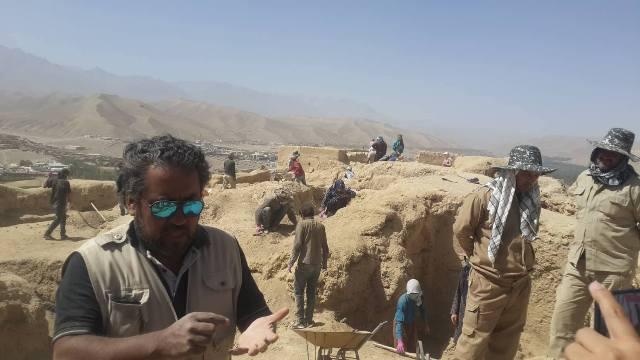 Afghan, French archeologists doing research on Ghoghola