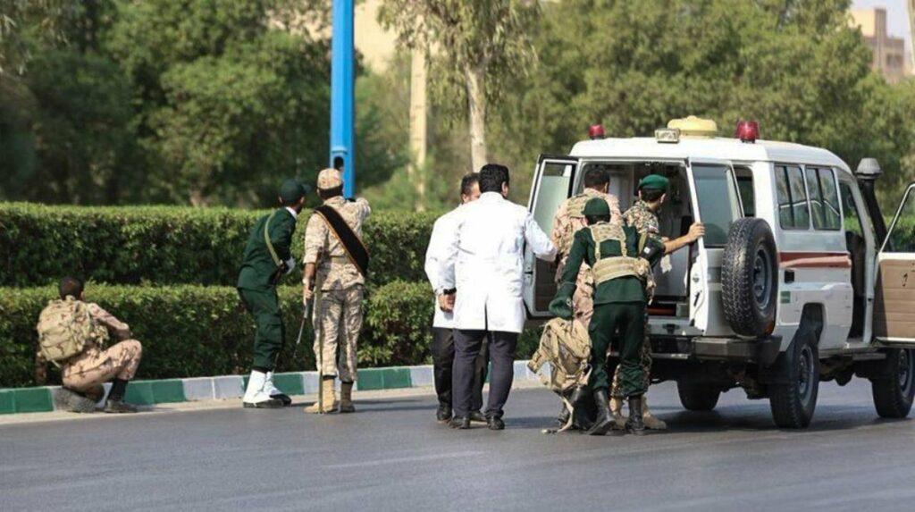 د ايران پر پوځي رسم گذشت بريد کې ٢٤ کسان وژل شوي