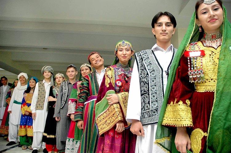Crafts by Afghan refugees flaunted at fashion show