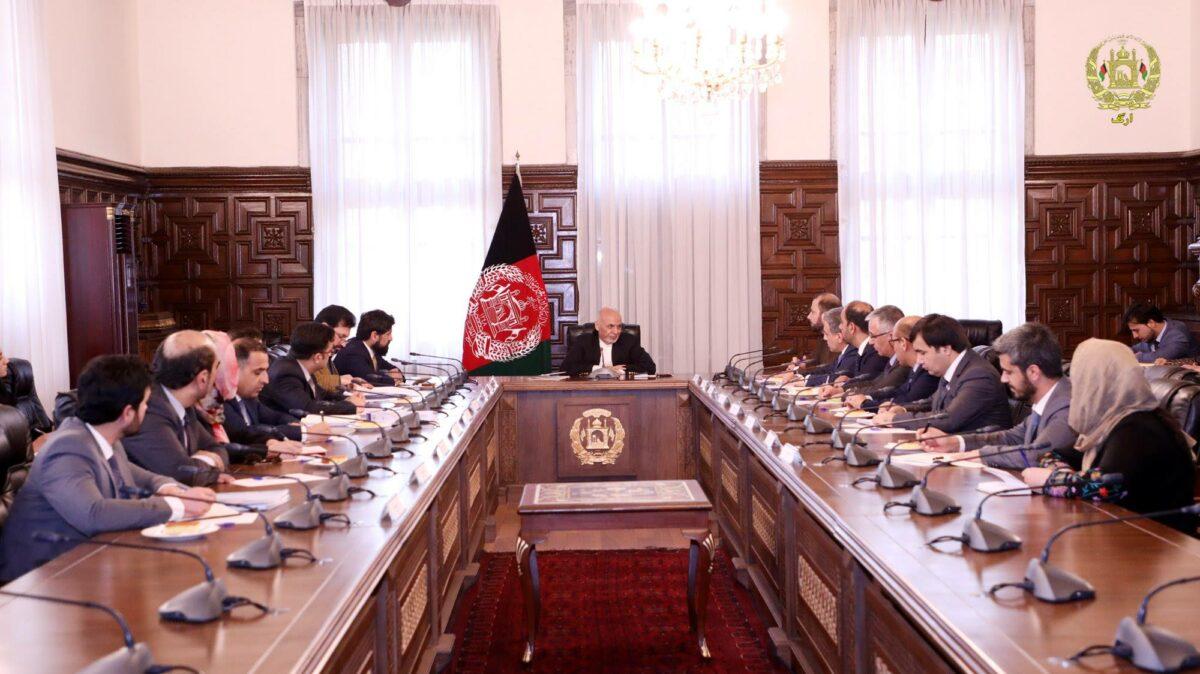 رئيس جمهور: شرکت آريانا به کندز و ساير ولايات پرواز را آغاز نمايد